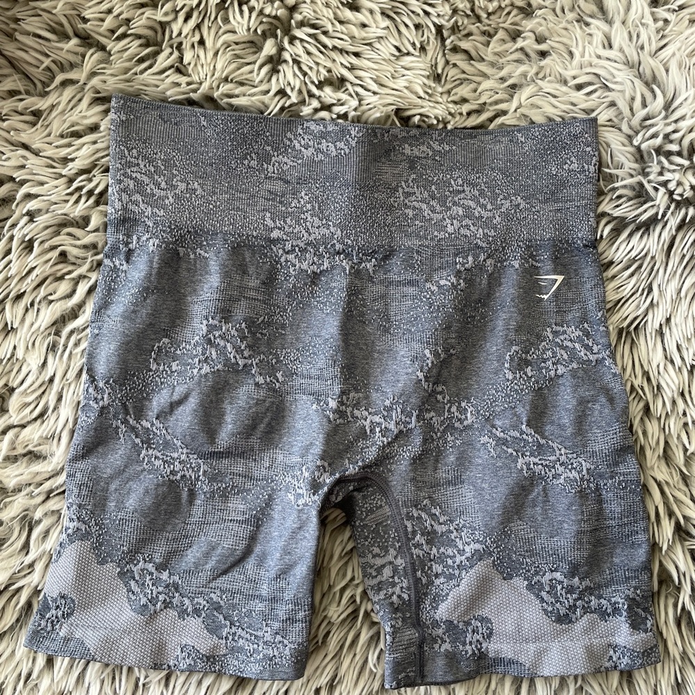 GYMSHARK SHORTS